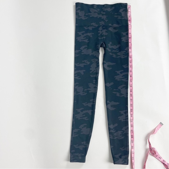 SPANX SEAMLESS LEGGINGS 7/8 Length 4 Way Stretch High-Rise  CAMMO Size Small - Picture 5 of 10